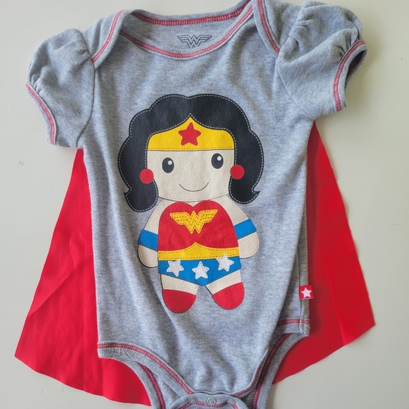 Wonder Woman Onesie - Picture 1 of 2